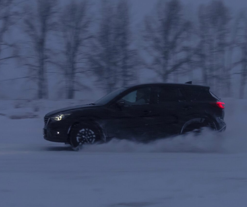 Автомобиль на площадке